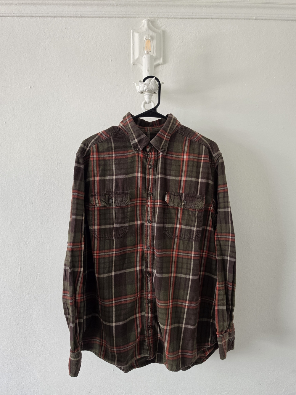 Men's Olive Green Plaid Long-Sleeve Button-Down Shirt